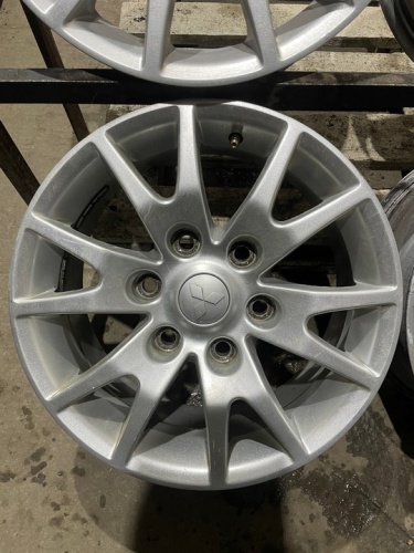 Диски литые Mitsubishi R16 6*139.7 ET38 ЦО67.1