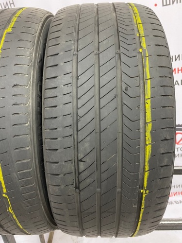 Kumho Majesty 9  R18 235/45 98W