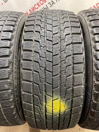 Bridgestone Blizzak Revo1 R17 215/45