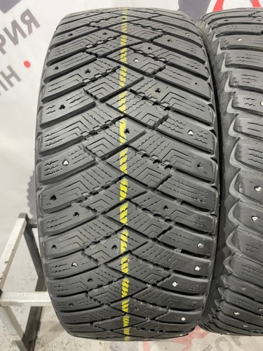 Goodyear Ultra Grip Ice Arctic R16 215/55