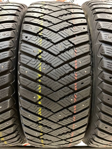 Goodyear Ultragrip Ice Arctic 235/55/19
