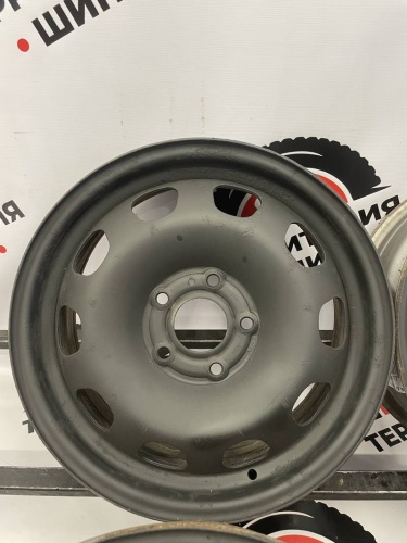 Штампованный  R16 5x114.3 цо63 et50 6.5j