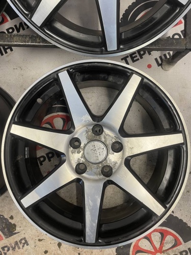 Литые черные R17 5*114.3 ЦО67.1 ЕТ48 J7