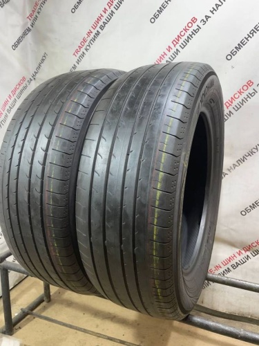 Yokohama BluEarth RV-02  R17	215/60