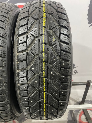 Tigar SUV Ice R17 215/65