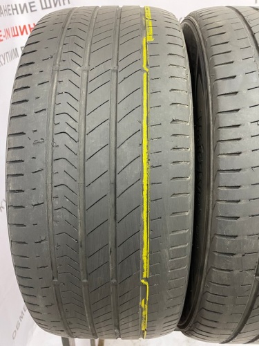 Kumho Majesty 9  R18 235/45 98W