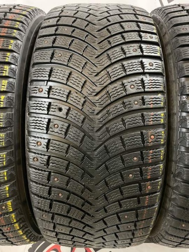 Michelin X-Ice North 4 R19 255/35