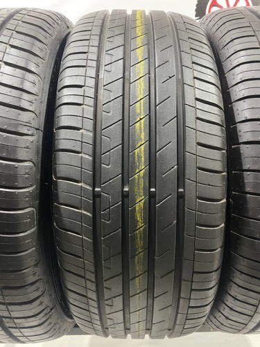 Goodyear EfficientGrip R17 215/55