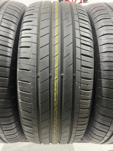 Goodyear EfficientGrip R17 215/55