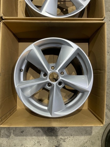Литые диски Skoda R16 5x112 ET50 DIA57.1 6.5j