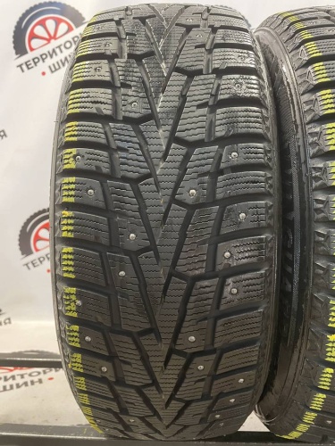 Roadstone Winguard WinSpike R17 215/55